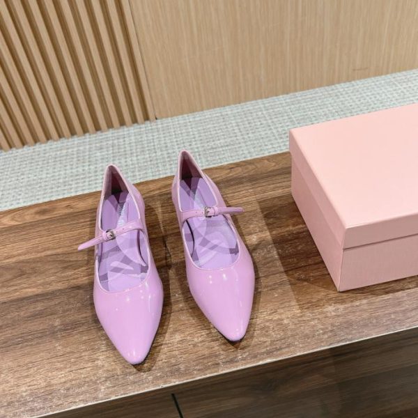 repliche,replica,perfette,siti di,affidabili,migliori siti,dove comprare,1:1,scarpe da ginnastica [Versione top] Scarpe Mary Jane piatte a punta di Miu Miu