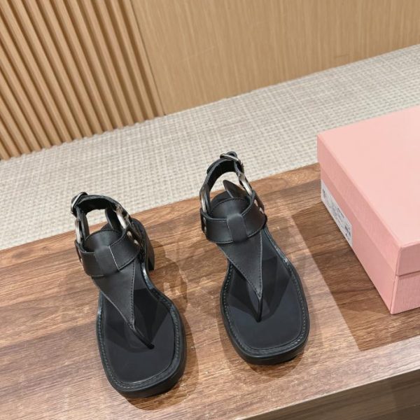 repliche,replica,perfette,siti di,affidabili,migliori siti,dove comprare,1:1,scarpe da ginnastica [Versione top] Sandali Miu Miu con tacco spesso
