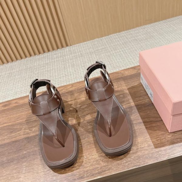 repliche,replica,perfette,siti di,affidabili,migliori siti,dove comprare,1:1,scarpe da ginnastica [Versione top] Sandali Miu Miu con tacco spesso