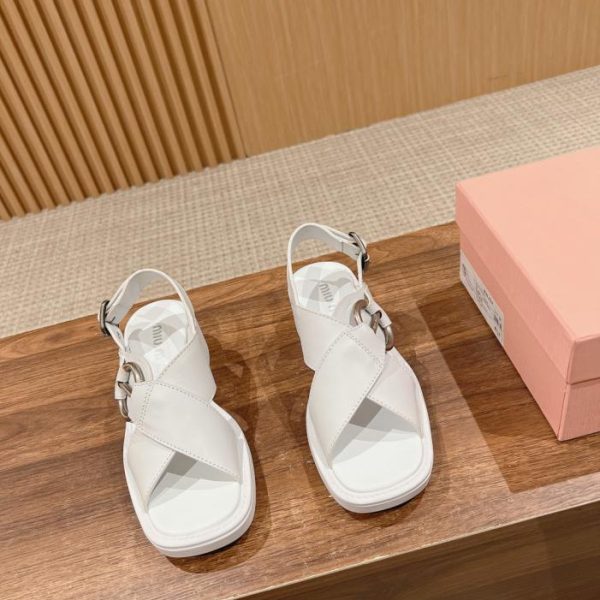 repliche,replica,perfette,siti di,affidabili,migliori siti,dove comprare,1:1,scarpe da ginnastica [Versione top] Sandali Miu Miu con tacco spesso