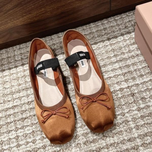 repliche,replica,perfette,siti di,affidabili,migliori siti,dove comprare,1:1,scarpe da ginnastica [Versione top] Ballerine da passerella Miu Miu