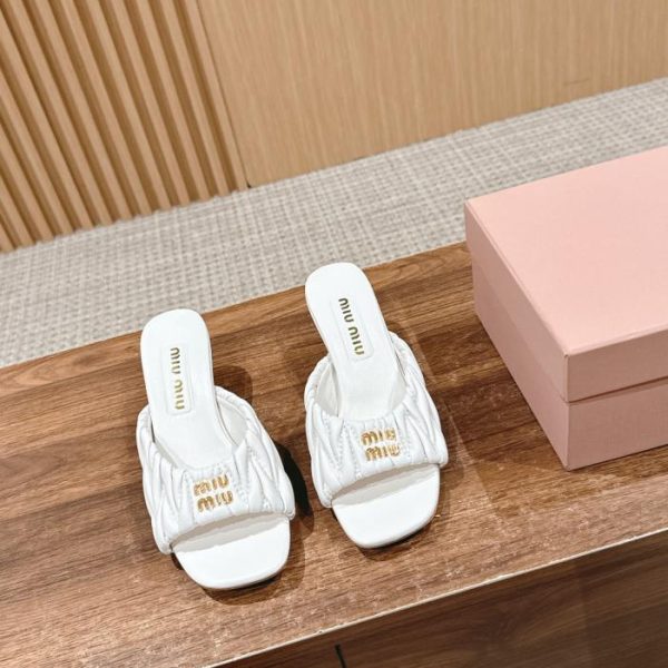 repliche,replica,perfette,siti di,affidabili,migliori siti,dove comprare,1:1,scarpe da ginnastica [Versione top] Miu Miu nuove pantofole plissettate con tacco a forma di gatto