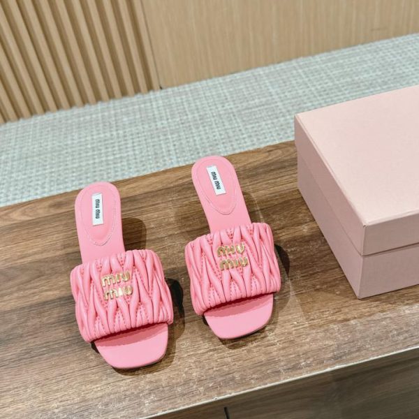 repliche,replica,perfette,siti di,affidabili,migliori siti,dove comprare,1:1,scarpe da ginnastica [Versione top] Miu Miu nuove pantofole plissettate con tacco a forma di gatto