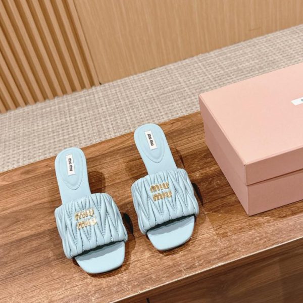 repliche,replica,perfette,siti di,affidabili,migliori siti,dove comprare,1:1,scarpe da ginnastica [Versione top] Miu Miu nuove pantofole plissettate con tacco a forma di gatto