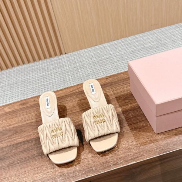 repliche,replica,perfette,siti di,affidabili,migliori siti,dove comprare,1:1,scarpe da ginnastica [Versione top] Miu Miu nuove pantofole plissettate con tacco a forma di gatto
