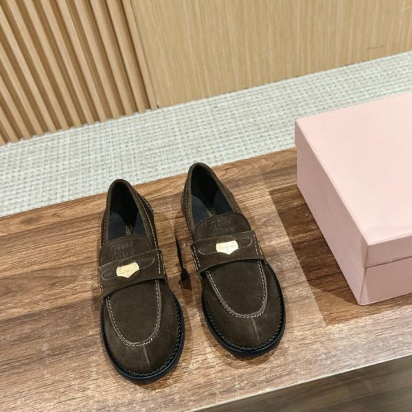 [Versione top] Mocassini classici a moneta di Miu Miu
