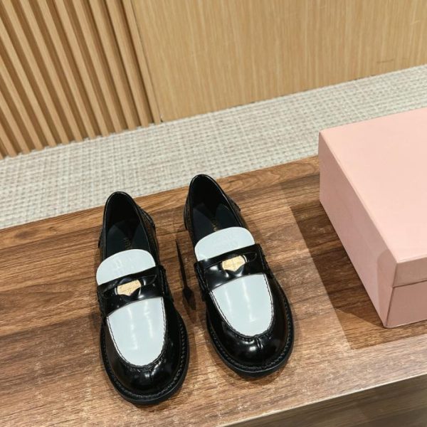 repliche,replica,perfette,siti di,affidabili,migliori siti,dove comprare,1:1,scarpe da ginnastica [Versione top] Mocassini classici a moneta di Miu Miu