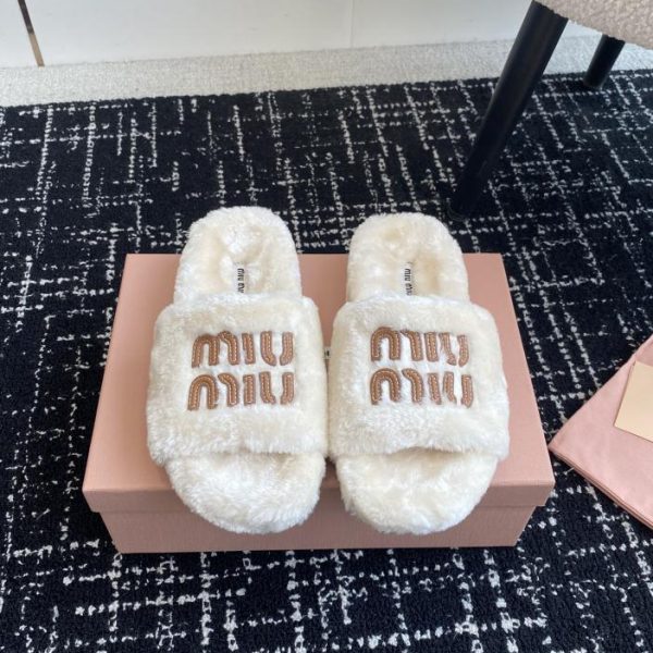 repliche,replica,perfette,siti di,affidabili,migliori siti,dove comprare,1:1,scarpe da ginnastica Agente acquisti Miu Miu 24ss nuovo mop autunno inverno
