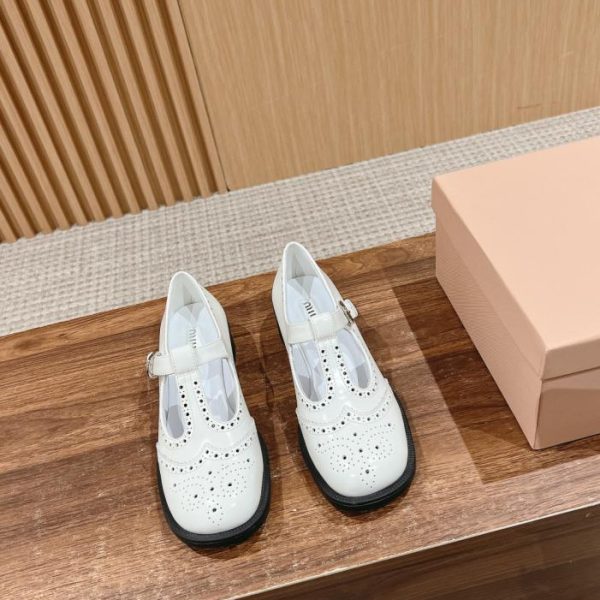 repliche,replica,perfette,siti di,affidabili,migliori siti,dove comprare,1:1,scarpe da ginnastica [Versione top] Miu Miu nuovi mocassini in stile britannico autunno e inverno