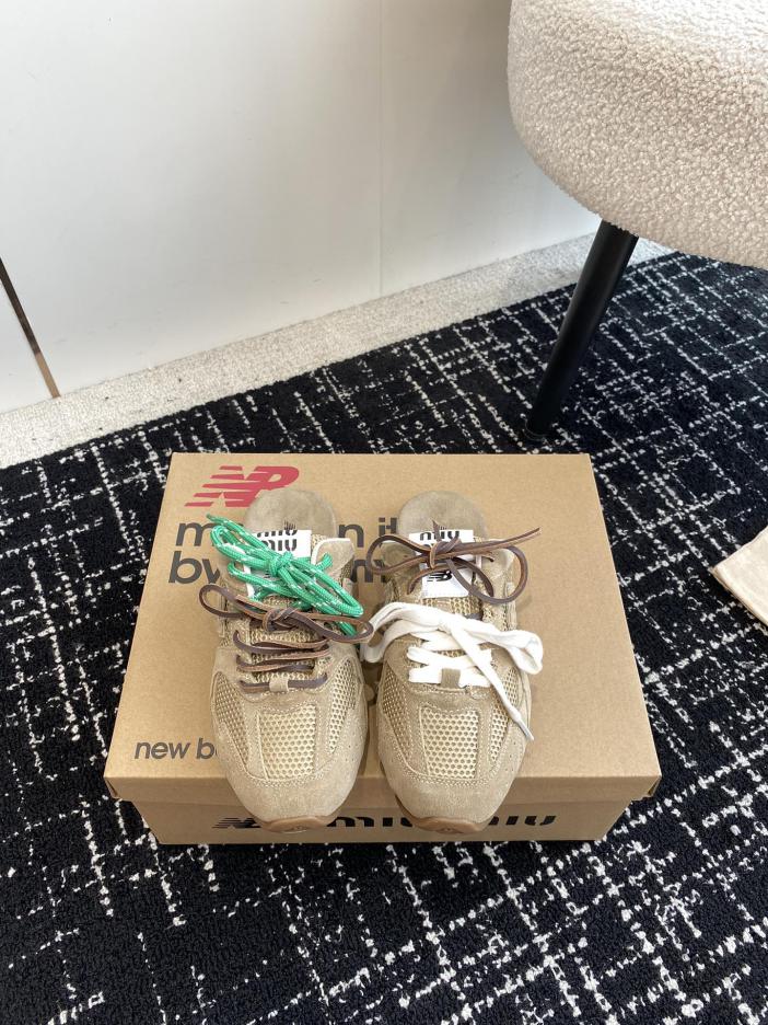 repliche,replica,perfette,siti di,affidabili,migliori siti,dove comprare,1:1,scarpe da ginnastica Modello da passerella congiunta Miu Miu X New Balance repliche,replica,perfette,siti di,affidabili,migliori siti,dove comprare,1:1,scarpe da ginnastica Modello da passerella congiunta Miu Miu X New Balance