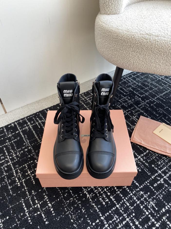 repliche,replica,perfette,siti di,affidabili,migliori siti,dove comprare,1:1,scarpe da ginnastica Agente d’acquisto Miu Miu 24ss stivali da moto in stile passerella autunno e inverno repliche,replica,perfette,siti di,affidabili,migliori siti,dove comprare,1:1,scarpe da ginnastica Agente d’acquisto Miu Miu 24ss stivali da moto in stile passerella autunno e inverno