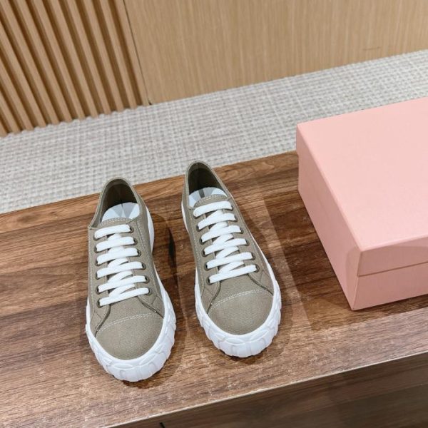 repliche,replica,perfette,siti di,affidabili,migliori siti,dove comprare,1:1,scarpe da ginnastica [Versione top] Scarpe casual stringate in tela Miu Miu in stile britannico