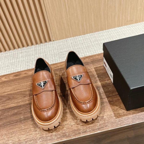 repliche,replica,perfette,siti di,affidabili,migliori siti,dove comprare,1:1,scarpe da ginnastica [Versione top] Mocassini a triangolo con suola spessa di Prada