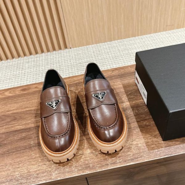 repliche,replica,perfette,siti di,affidabili,migliori siti,dove comprare,1:1,scarpe da ginnastica [Versione top] Mocassini a triangolo con suola spessa di Prada