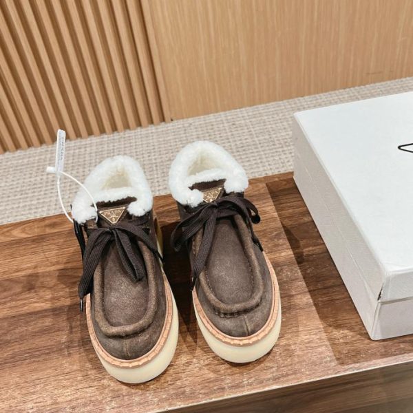 repliche,replica,perfette,siti di,affidabili,migliori siti,dove comprare,1:1,scarpe da ginnastica [Versione top] Prada nuovi stivali con suola spessa con logo triangolo autunno e inverno