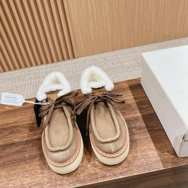 repliche,replica,perfette,siti di,affidabili,migliori siti,dove comprare,1:1,scarpe da ginnastica [Versione top] Prada nuovi stivali con suola spessa con logo triangolo autunno e inverno