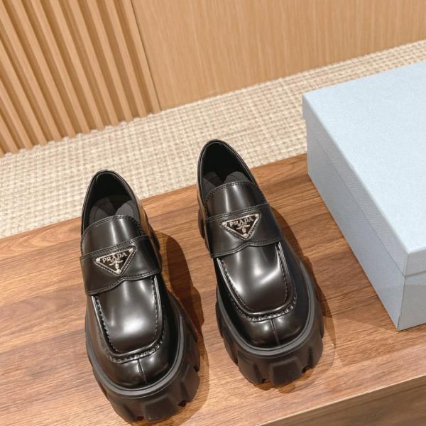 repliche,replica,perfette,siti di,affidabili,migliori siti,dove comprare,1:1,scarpe da ginnastica [Versione top] Mocassini classici a triangolo Prada