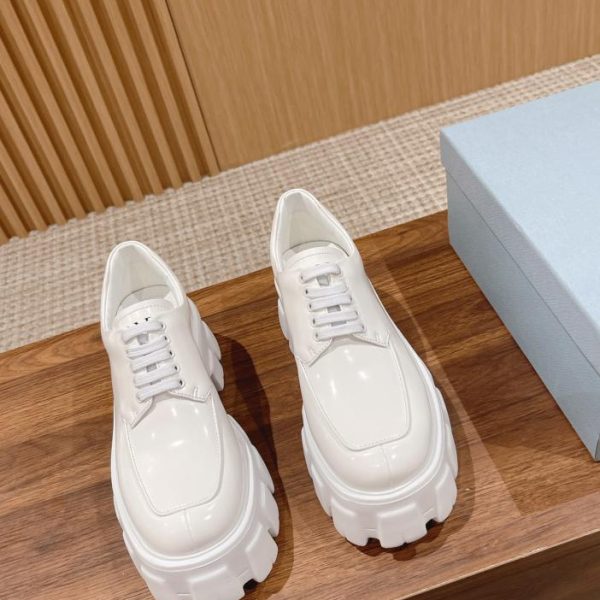 repliche,replica,perfette,siti di,affidabili,migliori siti,dove comprare,1:1,scarpe da ginnastica [Versione top] Prada classiche scarpe con cinturino in pelle Oxford