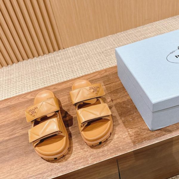 repliche,replica,perfette,siti di,affidabili,migliori siti,dove comprare,1:1,scarpe da ginnastica [Versione top] Sandali Prada in feltro diavolo