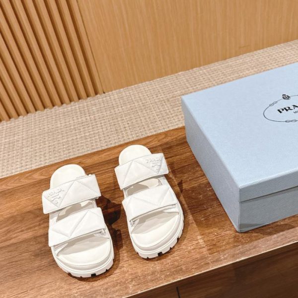 repliche,replica,perfette,siti di,affidabili,migliori siti,dove comprare,1:1,scarpe da ginnastica [Versione top] Sandali Prada in feltro diavolo