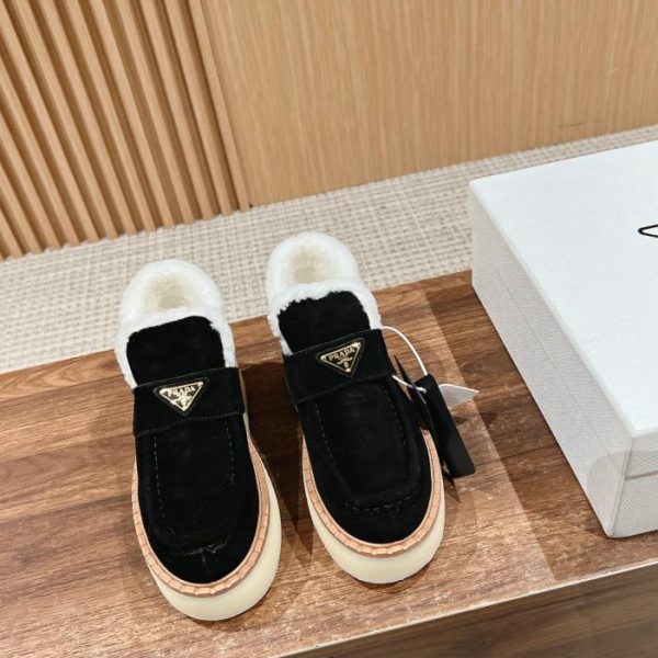 repliche,replica,perfette,siti di,affidabili,migliori siti,dove comprare,1:1,scarpe da ginnastica [Versione top] Prada nuovi stivali con suola spessa con logo triangolo autunno e inverno