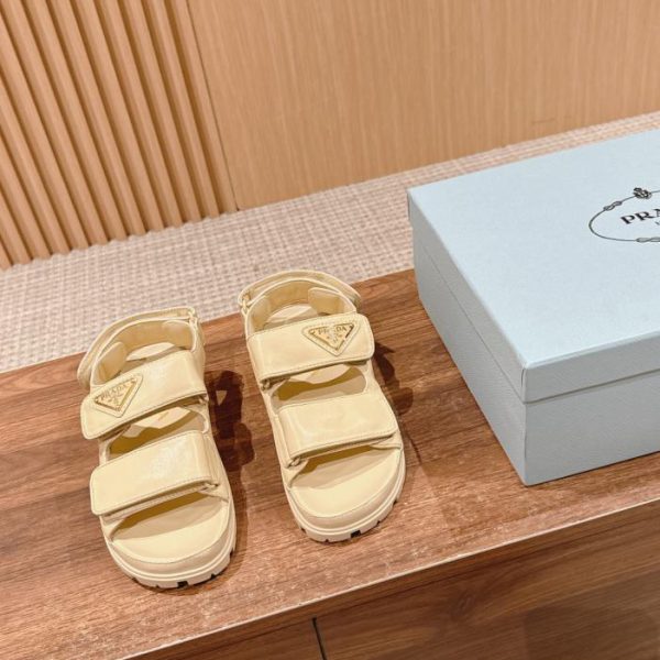 repliche,replica,perfette,siti di,affidabili,migliori siti,dove comprare,1:1,scarpe da ginnastica Sandali Prada in feltro diavolo