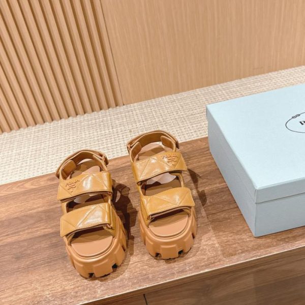 repliche,replica,perfette,siti di,affidabili,migliori siti,dove comprare,1:1,scarpe da ginnastica Sandali Prada in feltro diavolo