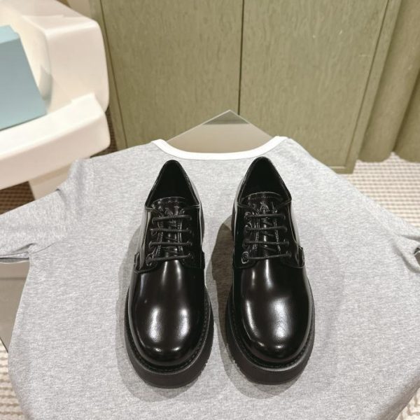 [Versione top] Mocassini Prada con suola spessa