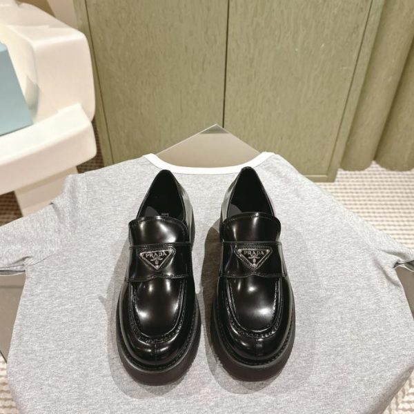 [Versione top] Mocassini Prada con suola spessa