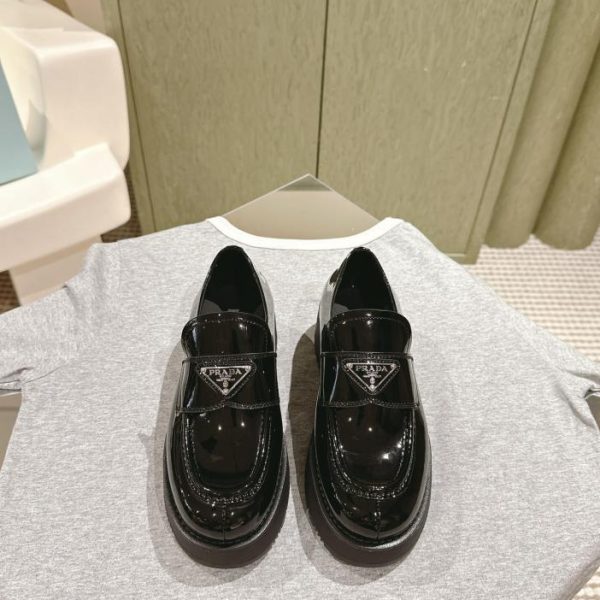 [Versione top] Mocassini Prada con suola spessa