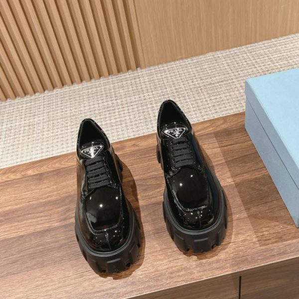 repliche,replica,perfette,siti di,affidabili,migliori siti,dove comprare,1:1,scarpe da ginnastica [Versione top] Scarpe Prada stringate in pelle Oxford