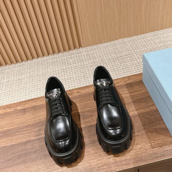 [Versione top] Scarpe Prada stringate in pelle Oxford