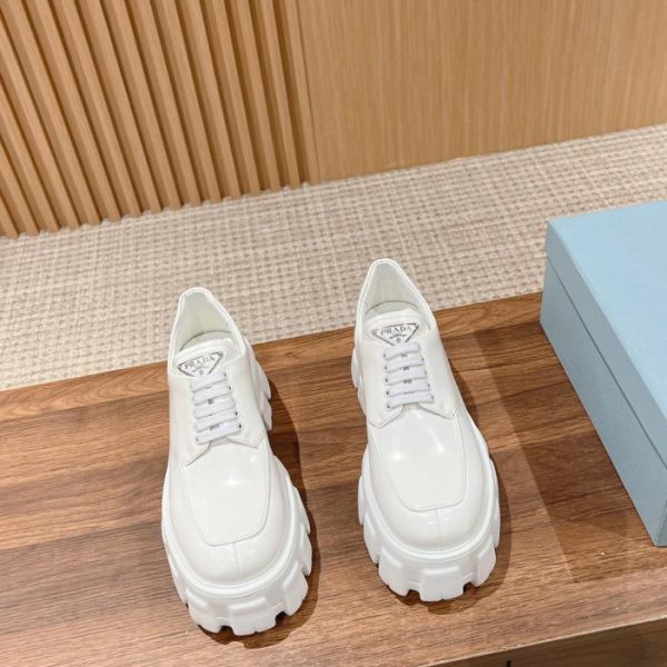 [Versione top] Scarpe Prada stringate in pelle Oxford
