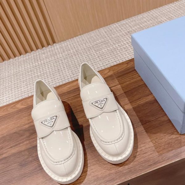 repliche,replica,perfette,siti di,affidabili,migliori siti,dove comprare,1:1,scarpe da ginnastica [Versione top] Mocassini retrò a triangolo di Prada