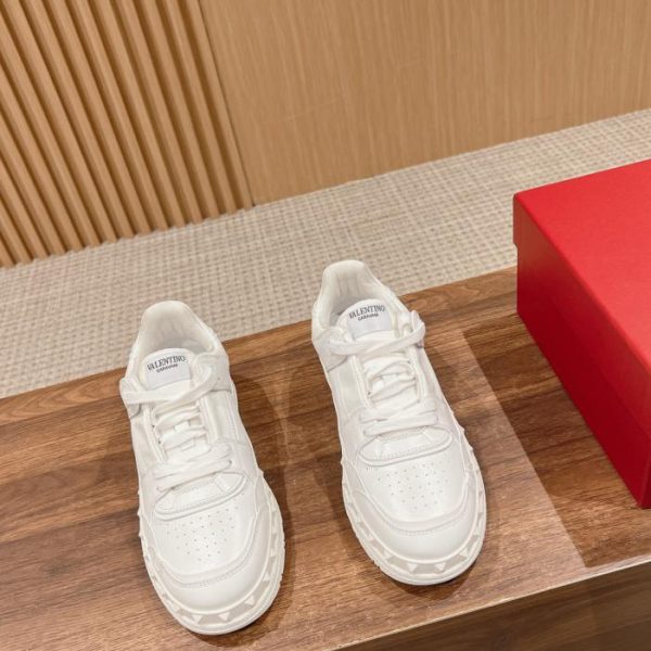 repliche,replica,perfette,siti di,affidabili,migliori siti,dove comprare,1:1,scarpe da ginnastica [Versione Top] Le nuove sneakers casual basse in pelle di vitello di Valentino