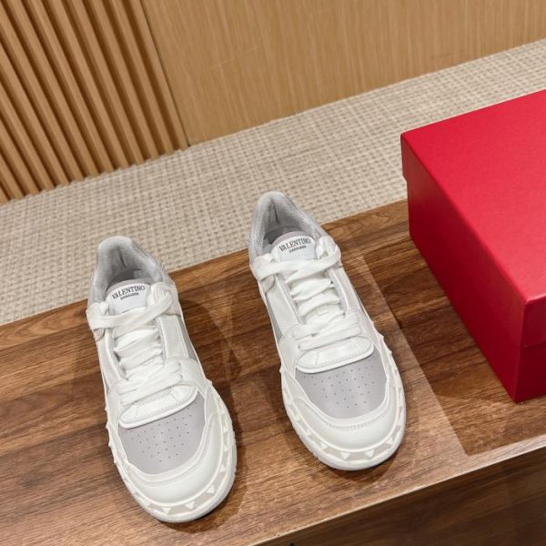 repliche,replica,perfette,siti di,affidabili,migliori siti,dove comprare,1:1,scarpe da ginnastica [Versione Top] Le nuove sneakers casual basse in pelle di vitello di Valentino