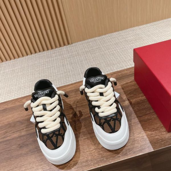 repliche,replica,perfette,siti di,affidabili,migliori siti,dove comprare,1:1,scarpe da ginnastica [Versione top] Valentino nuove sneakers basse rivettate