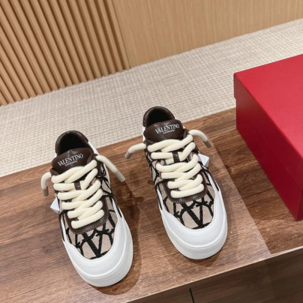 repliche,replica,perfette,siti di,affidabili,migliori siti,dove comprare,1:1,scarpe da ginnastica [Versione top] Valentino nuove sneakers basse rivettate