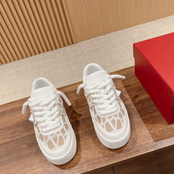 repliche,replica,perfette,siti di,affidabili,migliori siti,dove comprare,1:1,scarpe da ginnastica [Versione top] Valentino nuove sneakers basse rivettate