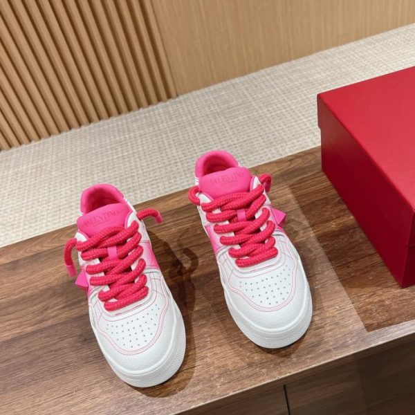 repliche,replica,perfette,siti di,affidabili,migliori siti,dove comprare,1:1,scarpe da ginnastica [Versione top] Valentino nuove sneakers basse rivettate