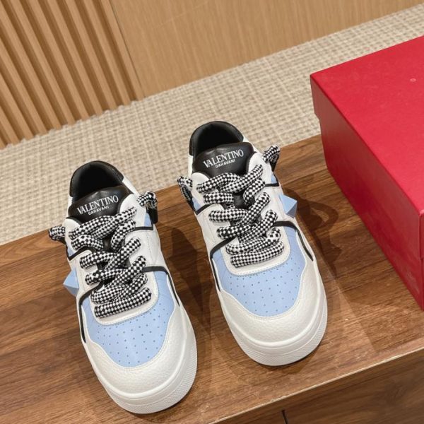 repliche,replica,perfette,siti di,affidabili,migliori siti,dove comprare,1:1,scarpe da ginnastica [Versione top] Valentino nuove sneakers basse rivettate
