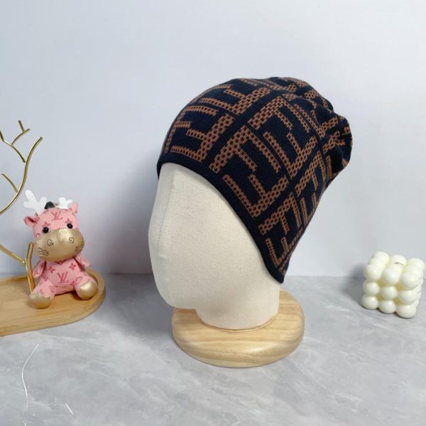 repliche,replica,perfette,siti di,affidabili,migliori siti,dove comprare,1:1,scarpe da ginnastica L’ultimo cappello in maglia di lana di Fendi, unisex