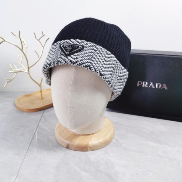 repliche,replica,perfette,siti di,affidabili,migliori siti,dove comprare,1:1,scarpe da ginnastica Cappello di protezione per le orecchie lavorato a maglia Prada di alta qualit脿 nella versione autunnale e invernale