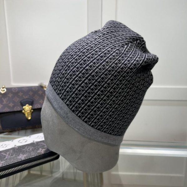 repliche,replica,perfette,siti di,affidabili,migliori siti,dove comprare,1:1,scarpe da ginnastica Cappello in maglia Fendi per uomo e donna