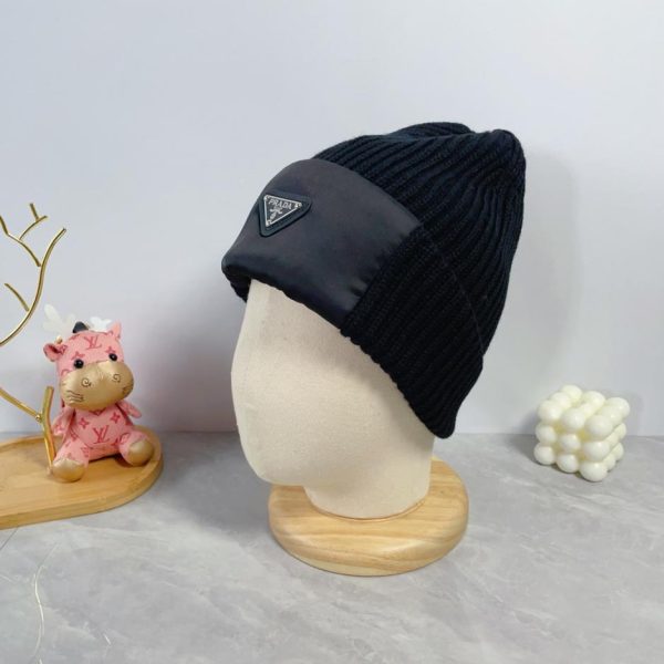 repliche,replica,perfette,siti di,affidabili,migliori siti,dove comprare,1:1,scarpe da ginnastica Cappello Prada lavorato a maglia per l’autunno e l’inverno