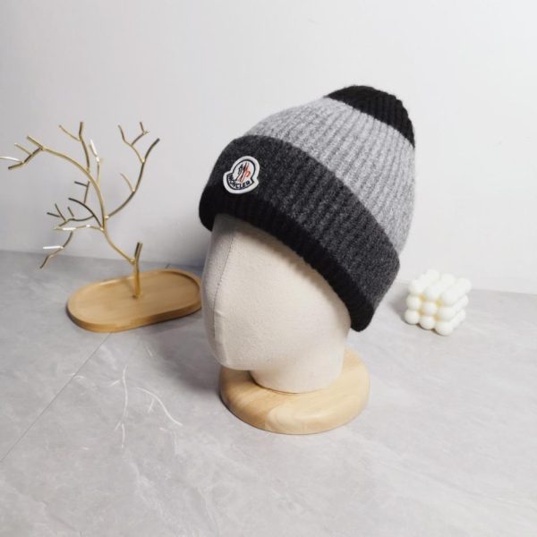repliche,replica,perfette,siti di,affidabili,migliori siti,dove comprare,1:1,scarpe da ginnastica Berretto lavorato a maglia speciale MONCLER ultimo berretto lavorato a maglia di lana