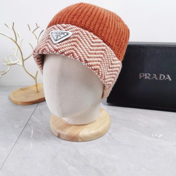repliche,replica,perfette,siti di,affidabili,migliori siti,dove comprare,1:1,scarpe da ginnastica Cappello di protezione per le orecchie lavorato a maglia Prada di alta qualit脿 nella versione autunnale e invernale