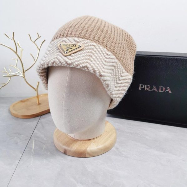 repliche,replica,perfette,siti di,affidabili,migliori siti,dove comprare,1:1,scarpe da ginnastica Cappello di protezione per le orecchie lavorato a maglia Prada di alta qualit脿 nella versione autunnale e invernale