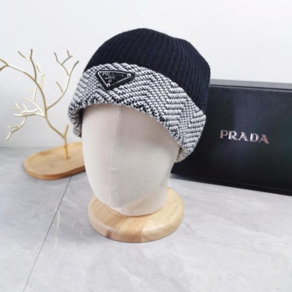 repliche,replica,perfette,siti di,affidabili,migliori siti,dove comprare,1:1,scarpe da ginnastica Cappello di protezione per le orecchie lavorato a maglia Prada di alta qualit脿 nella versione autunnale e invernale