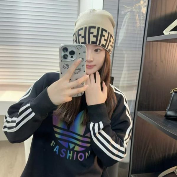 repliche,replica,perfette,siti di,affidabili,migliori siti,dove comprare,1:1,scarpe da ginnastica Cappello in maglia Fendi per uomo e donna